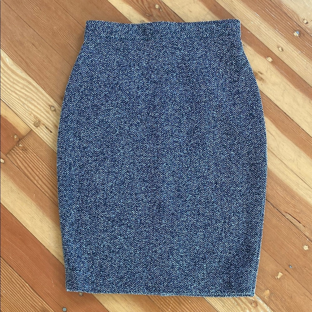 Banana Republic Black Herringbone Pencil Skirt Knee-Length Work 4 Petite‎